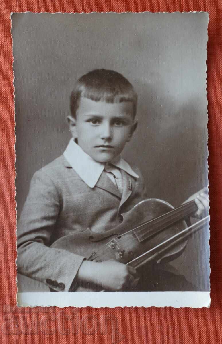 Copil cu Vioară