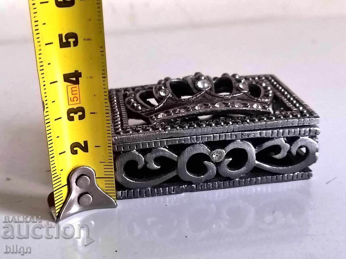 Страхотна Много Стара Кутия За Бижута,Дранкулки Със Корона - 6