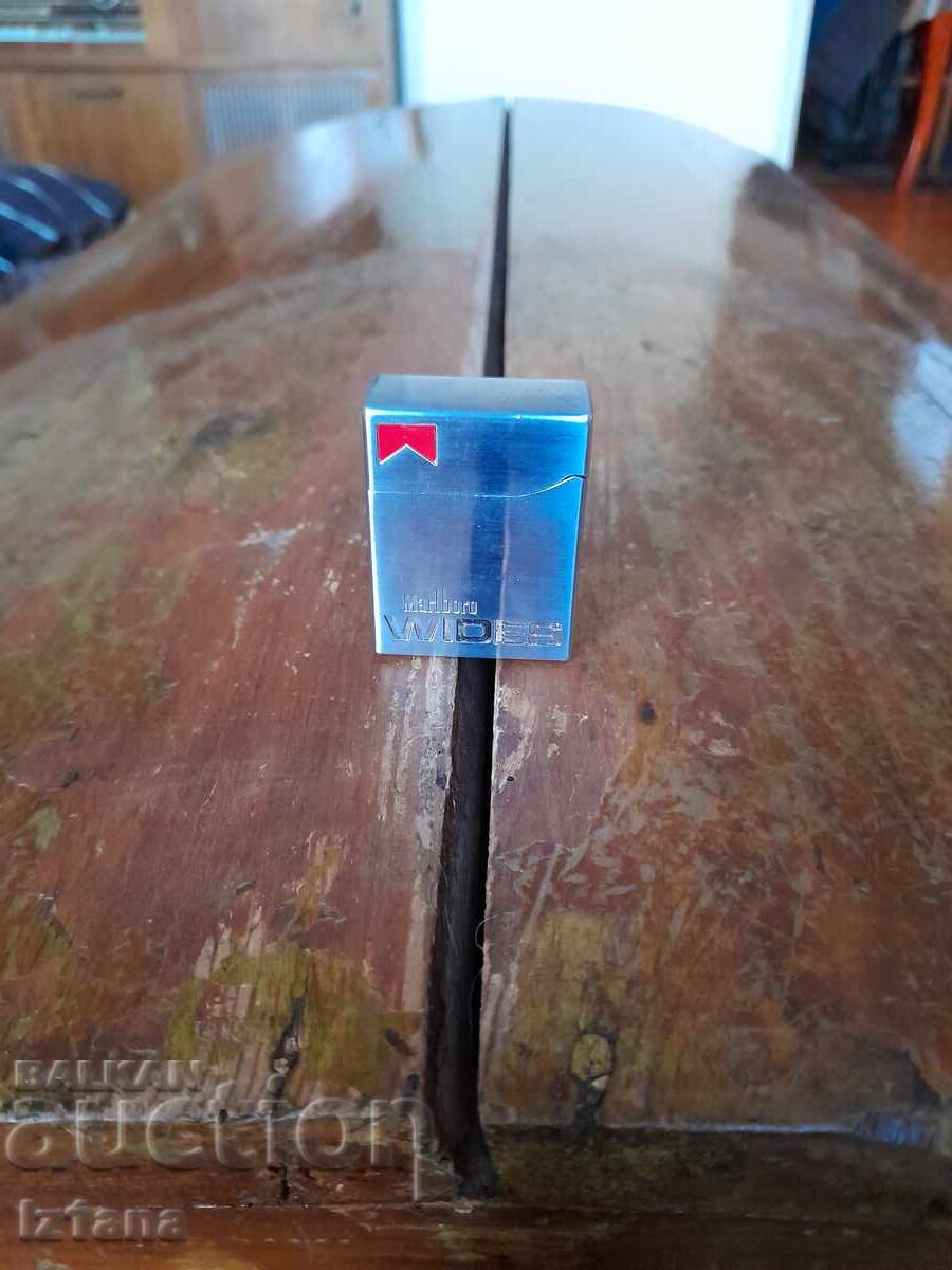 Brichetă veche Marlboro Wides
