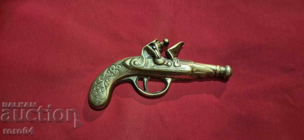 PISTOL cu preț € 17.99 | 35.19 BGN