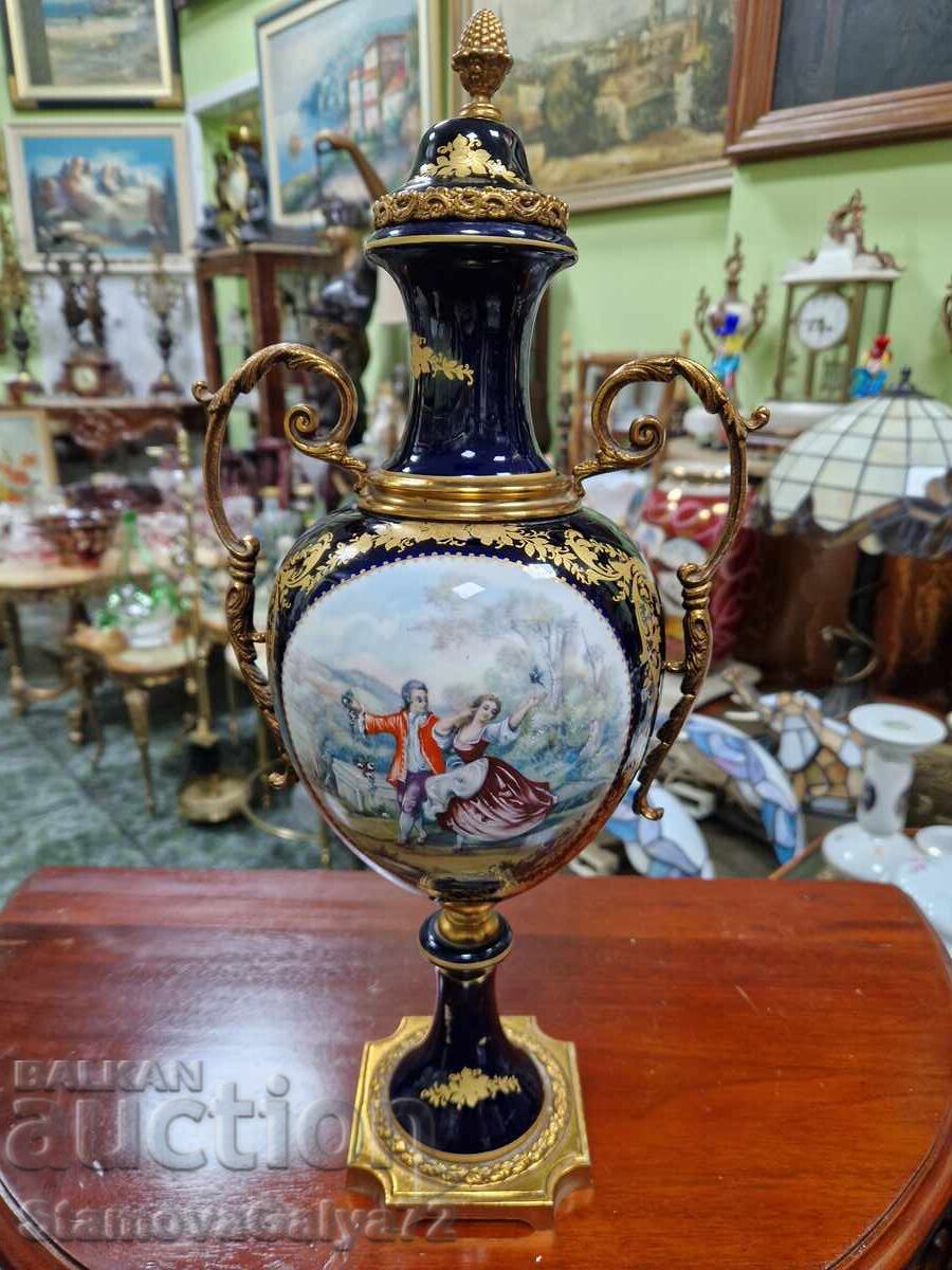 Аукцион Прекрасна антикварна френска порцеланова амфора кобалт Аукцион Прекрасна антикварна френска порцеланова амфора кобалт