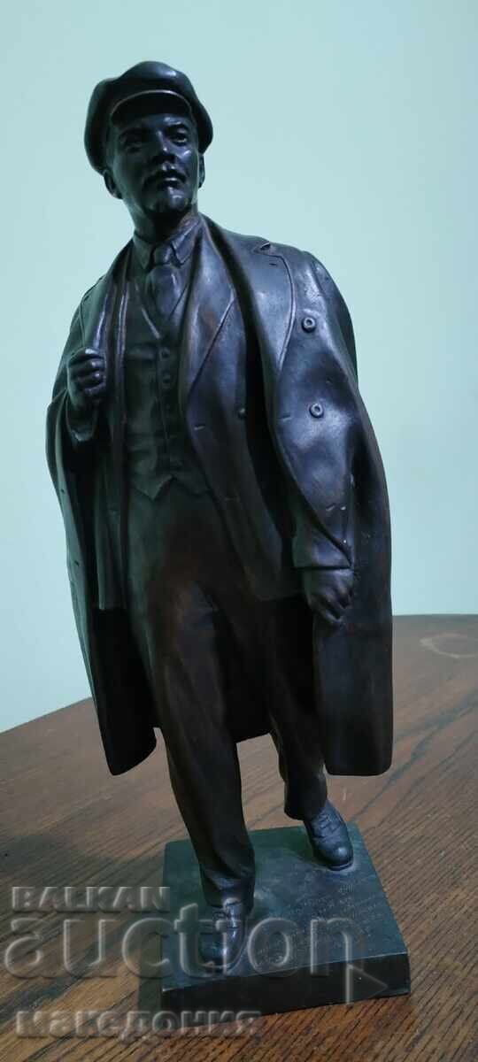 Ленин - статуетка, бюст, бронз.