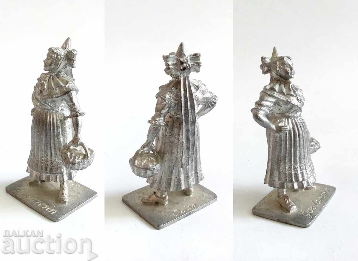 Figurină miniaturală, fabricată în Dresda în noiembrie 1998 cu preț € 35.00 | 68.45 BGN