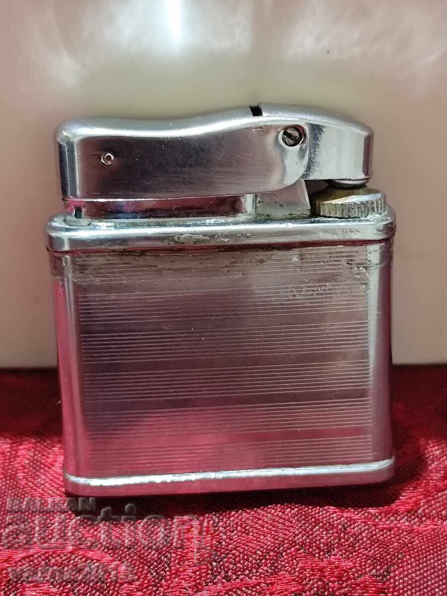 Brichetă VINTAGE ZENITH cu preț € 25.00 | 48.90 BGN