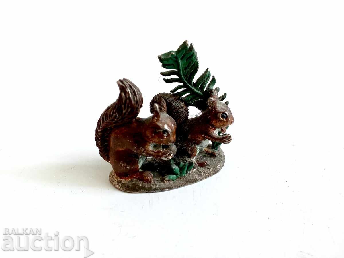 Μινιατούρα φιγούρα σκίουρου με τιμή € 26.00 | 50.85 BGN