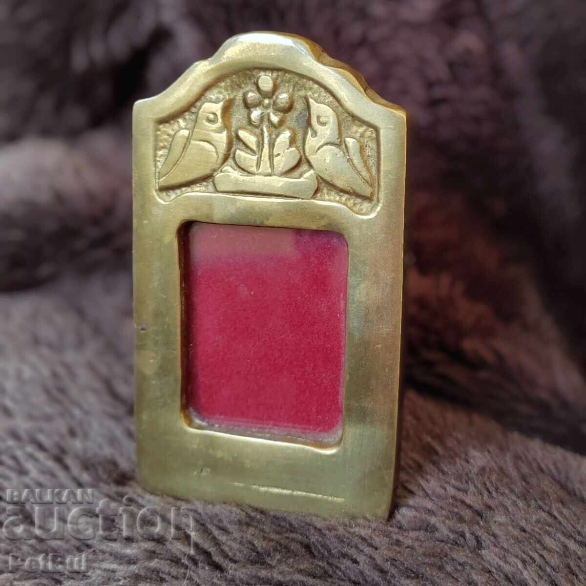 Veche Ramă Foto Masiv Bronz Păsări Îndrăgostite cu preț € 89.99 | 176.01 BGN