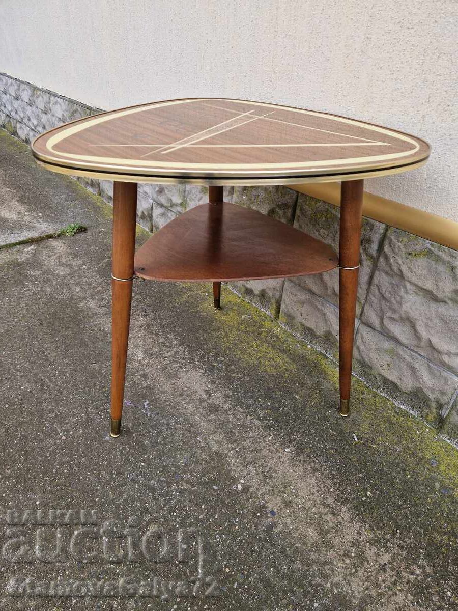 Аукцион Уникална рядка дизайнерска масичка от 50-те години Аукцион Уникална рядка дизайнерска масичка от 50-те години