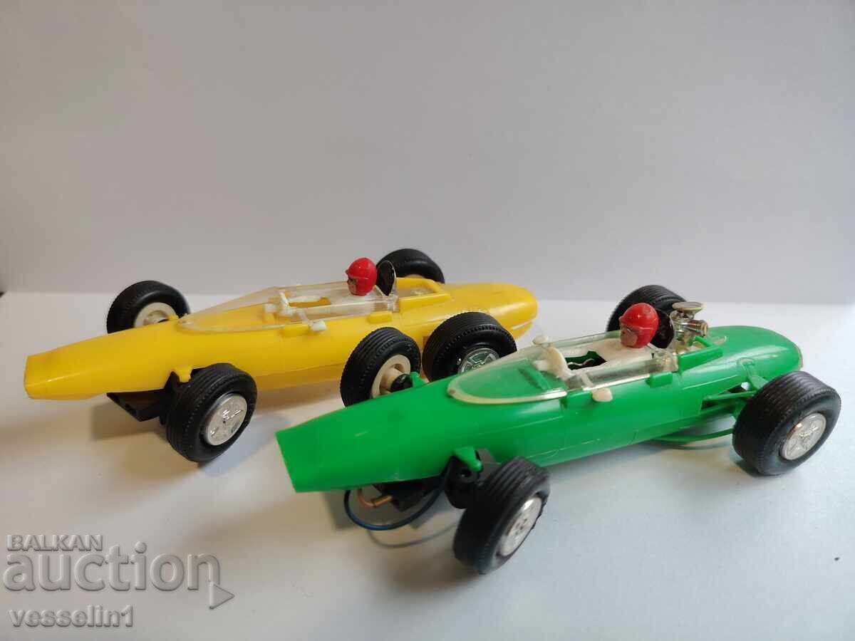 Δύο παλιά αυτοκίνητα 1/32 από πίστα melkus Wartburg F1 αυτοκινητάκι
