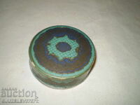 винтидж кутийка за пудра (пудриера) с надпис „Тоска“.