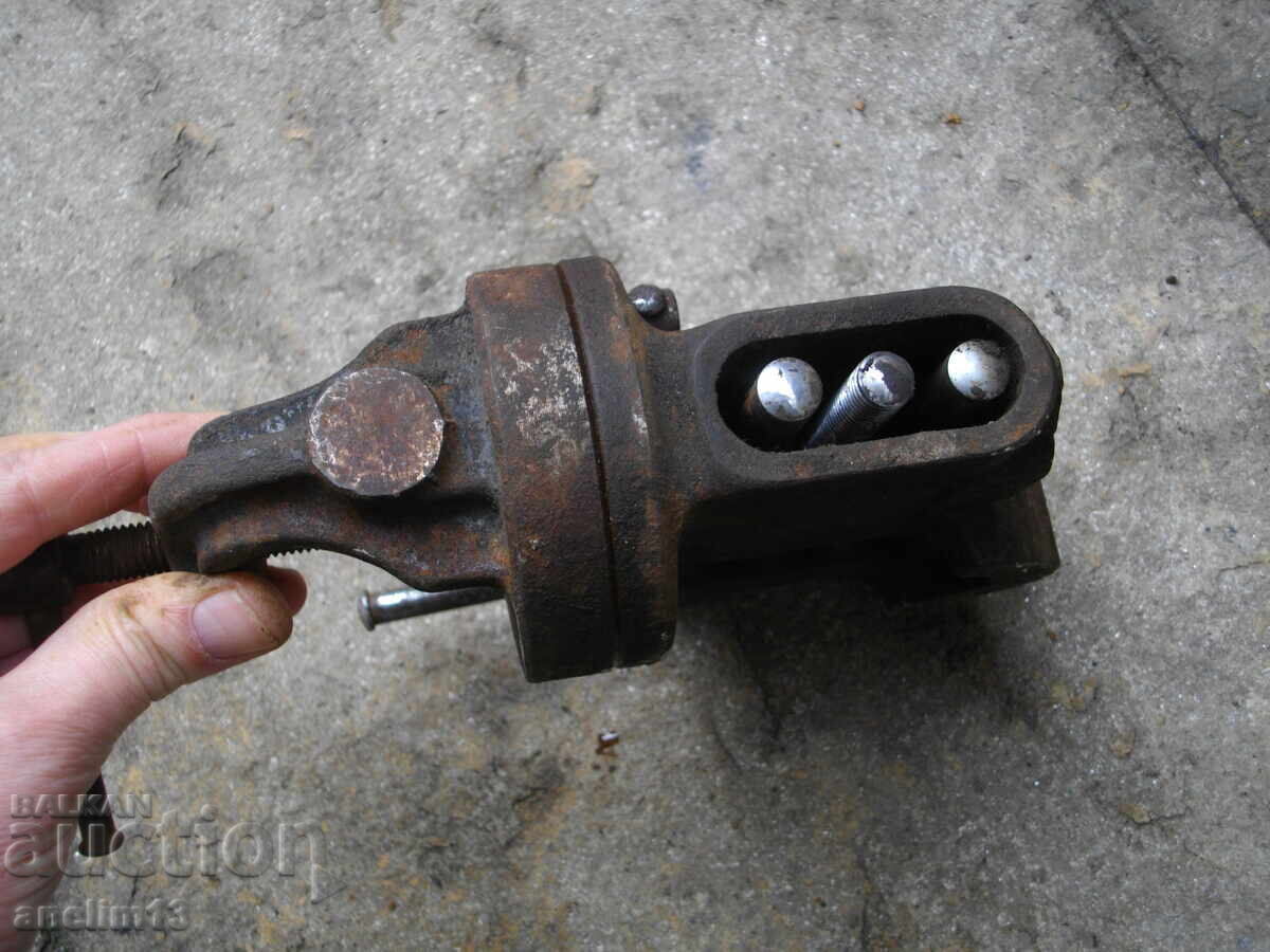 Livrarea MENGHINĂ VECHE ROTATIVĂ