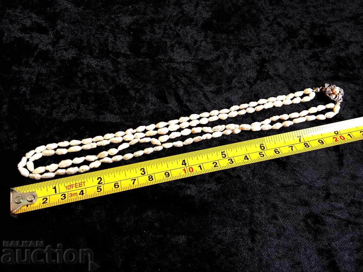 Licitație Colier din perle de orez de apă dulce Licitație Colier din perle de orez de apă dulce