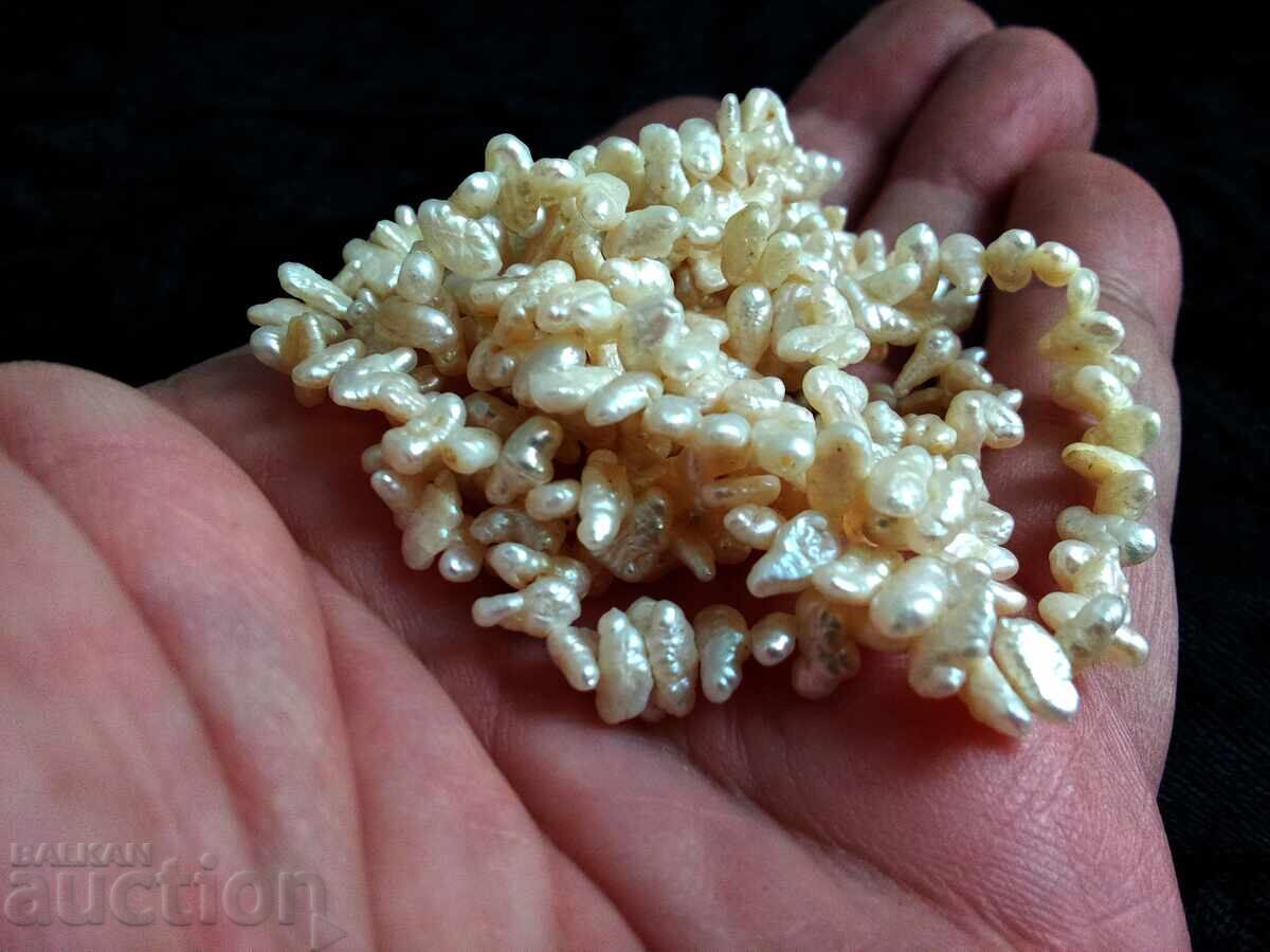 Κολιέ από γλυκούς ρυζοειδείς μαργαριτάρια με τιμή € 25.00 | 48.90 BGN