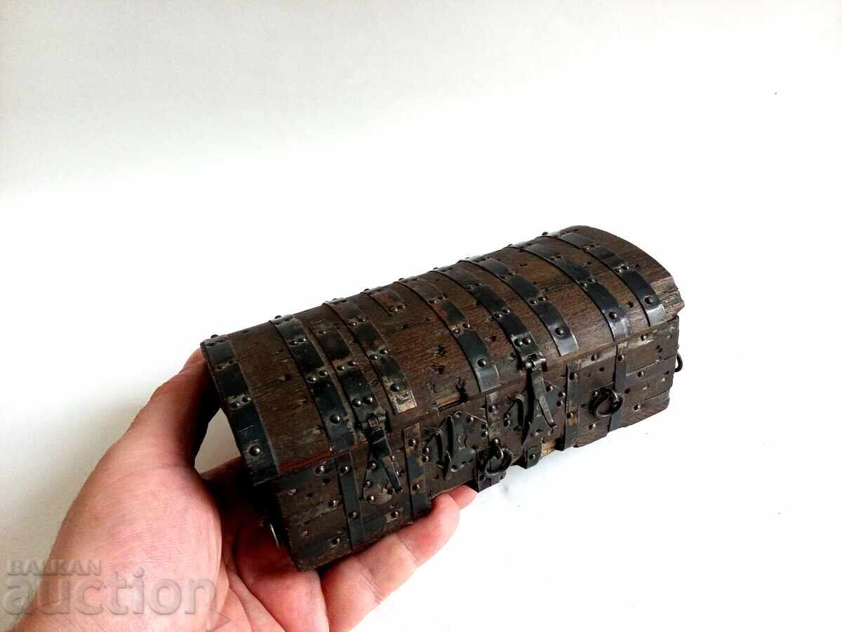 Античен мини сандък Burgo 1929 - реплика на сандъка на Ел Си - 7