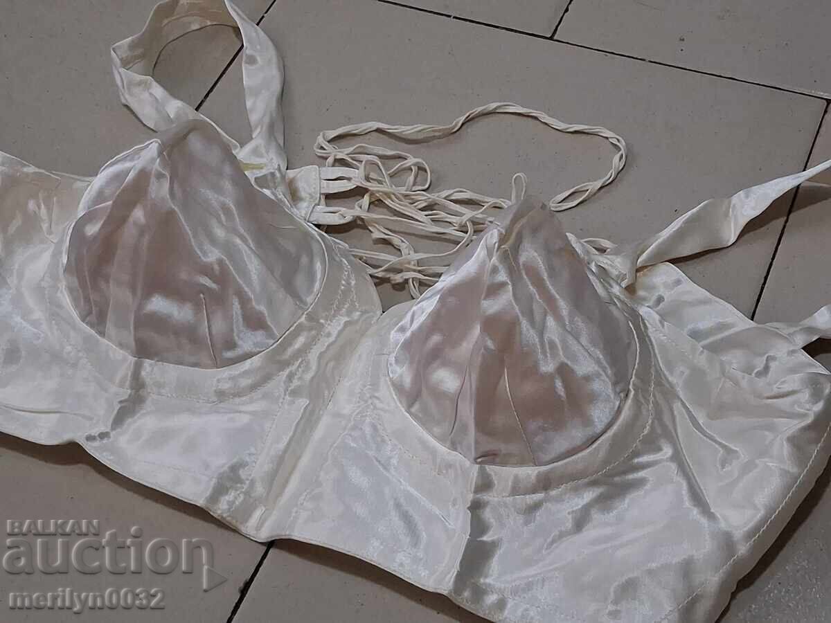 Sutien de lux pentru damă, vechi, Regatul Bulgariei cu preț € 39.59 | 77.43 BGN
