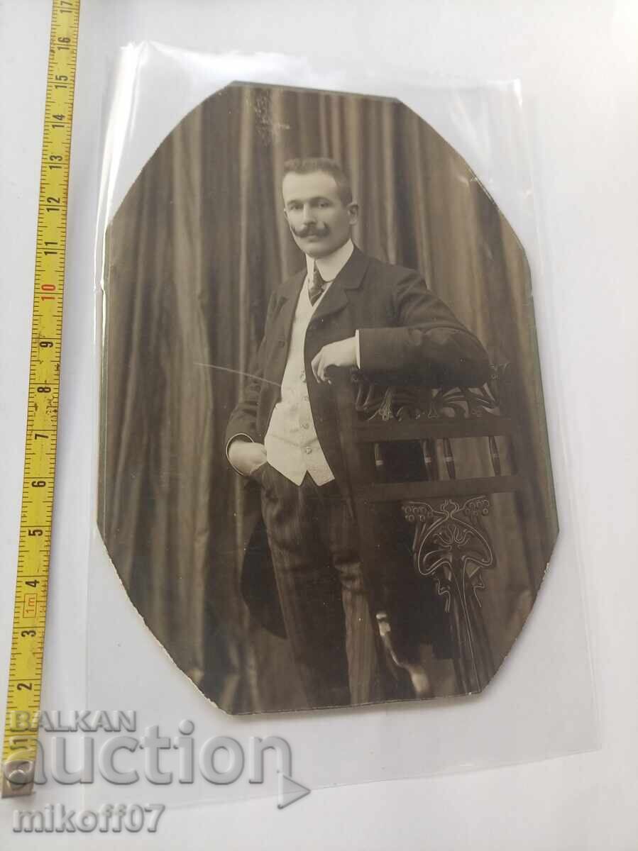 Fotografie pe carton, fotografie Karaostoyanov, Personalitate