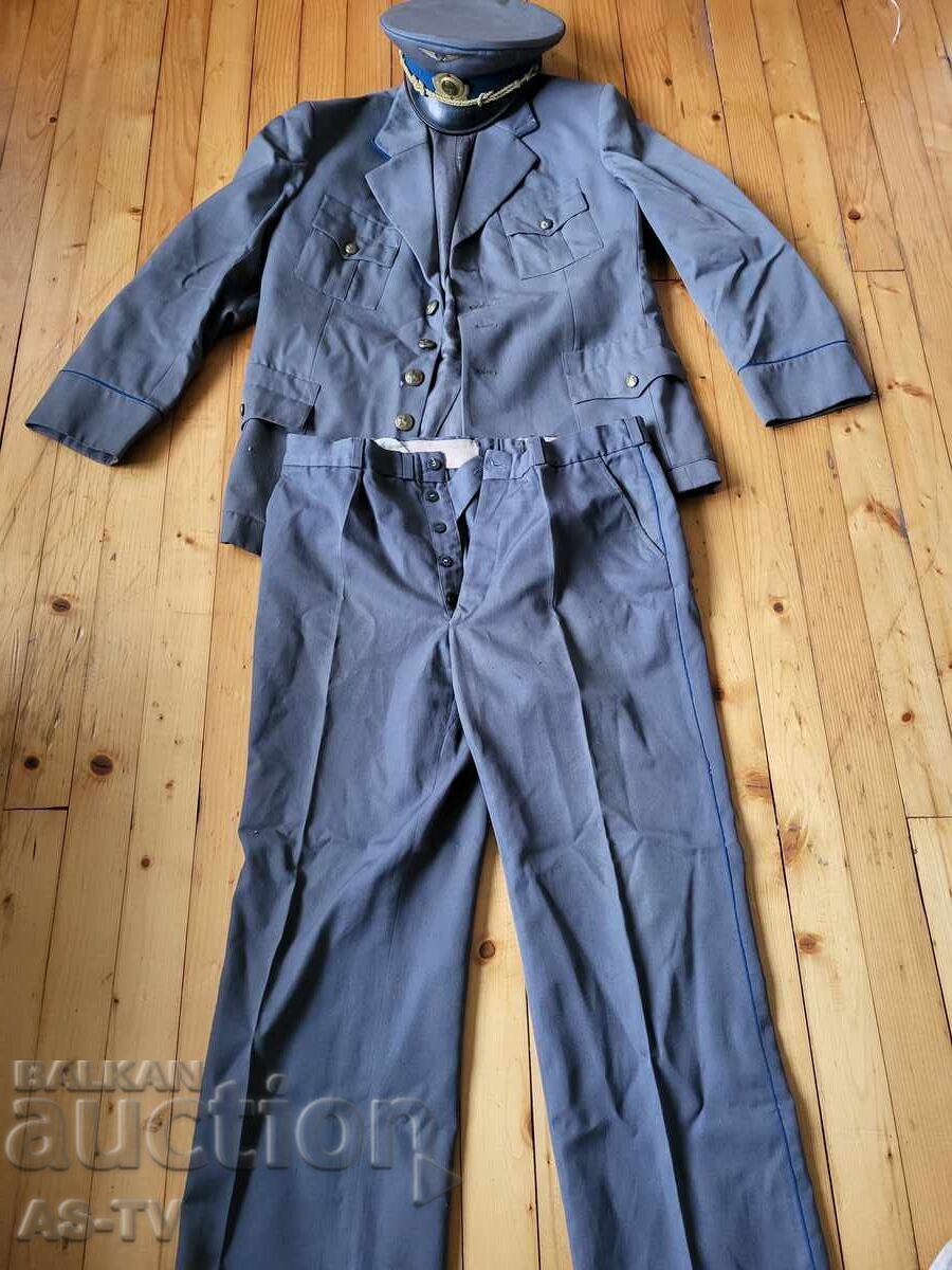 Uniformă veche de feroviar, din 4 piese cu preț € 60.00 | 117.35 BGN