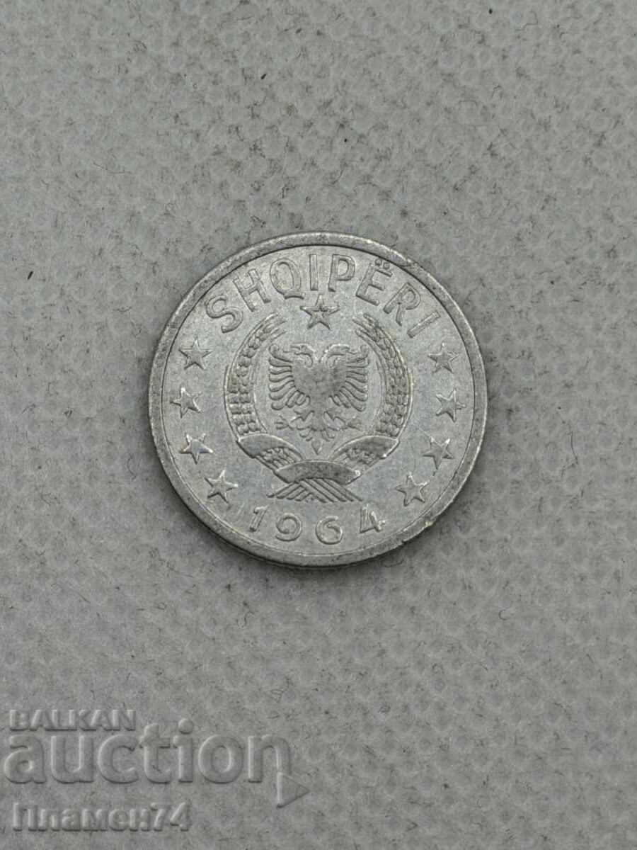 5 kinderki 1964 Albania cu preț € 2.00 | 3.91 BGN