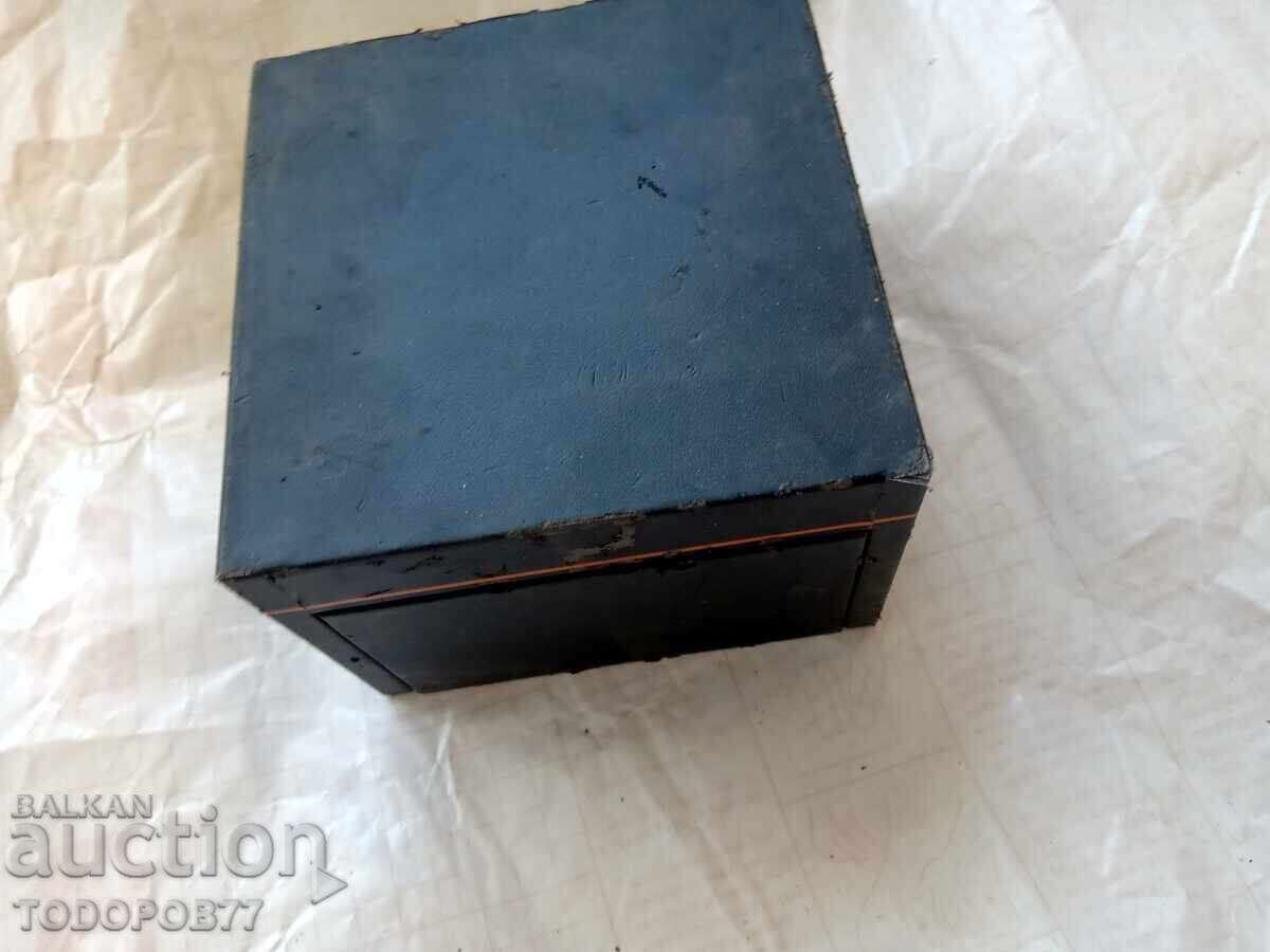 Licitație Cutie de ceas de mână DOXA