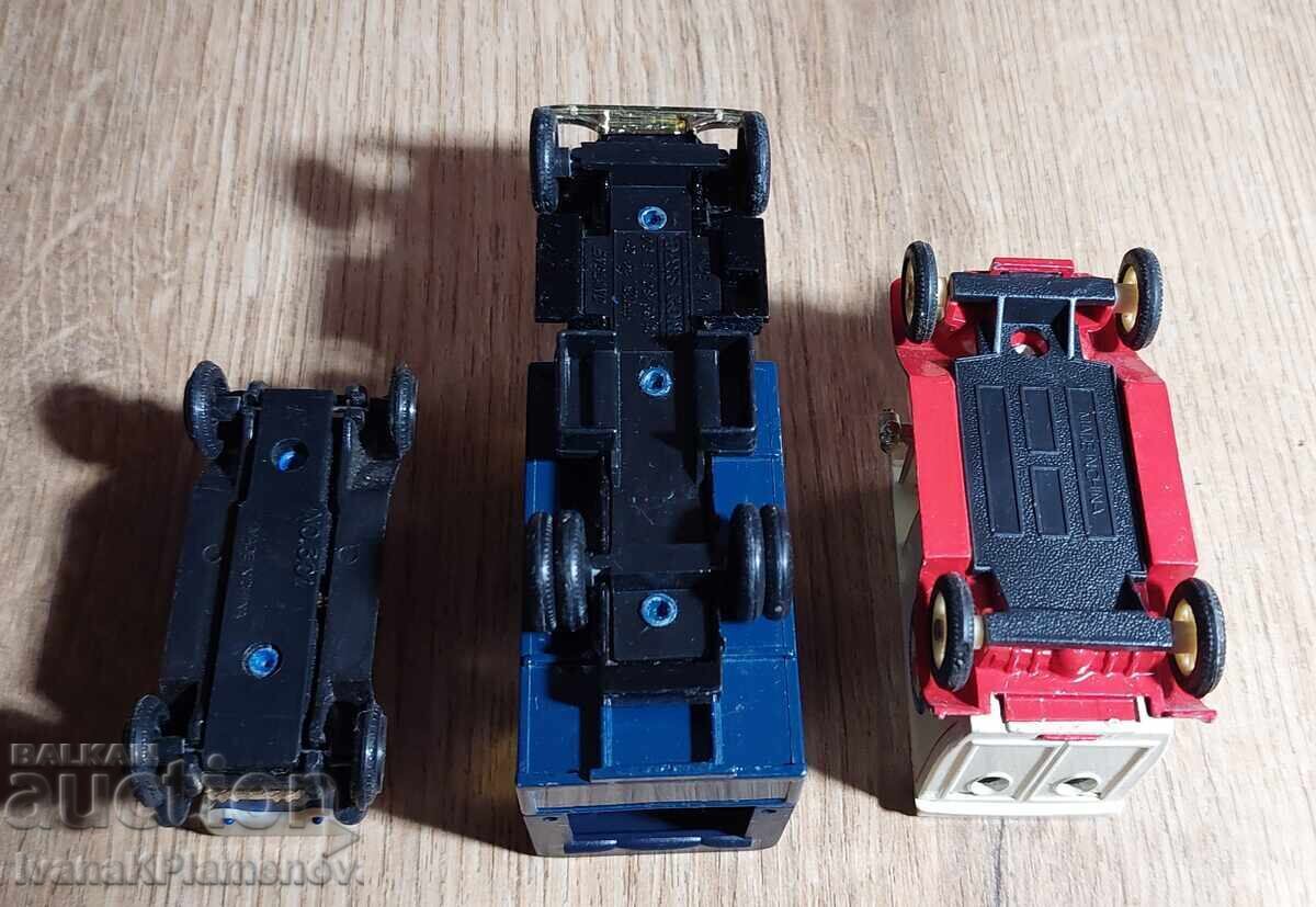 Παράδοση Μεταλλικά αυτοκινητάκια για συλλέκτες, 3 τεμάχια, άριστα Παράδοση Μεταλλικά αυτοκινητάκια για συλλέκτες, 3 τεμάχια, άριστα