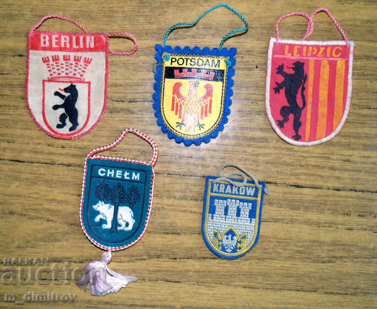 Lot de steaguri vechi și embleme din anii '70/'80 - 7 Lot de steaguri vechi și embleme din anii '70/'80 - 7