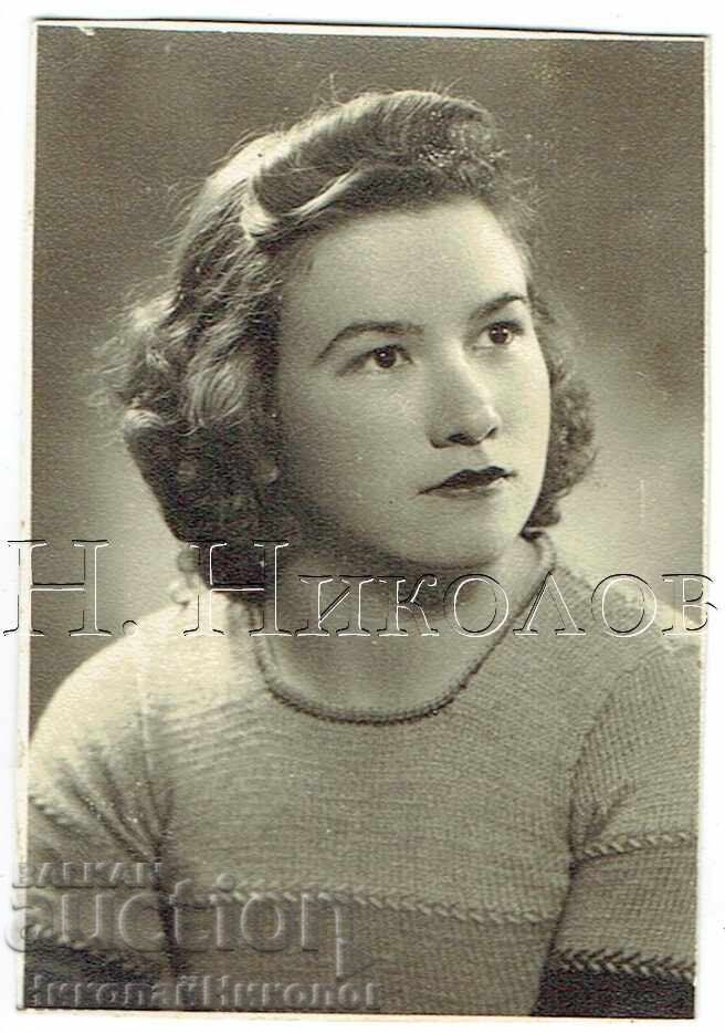 1941 МАЛКА СТАРА СНИМКА СВИЩОВ ДЕВОЙКА В СТУДИО Е989