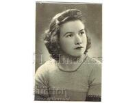 1941 FOTOGRAFIE MICĂ VECHE SVISTOV FATĂ ÎN STUDIO E989