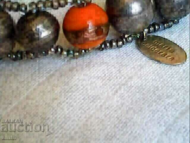 Παράδοση παλιό επάργυρο βραχιόλι και φυσικό κοράλλι για φορεσιά