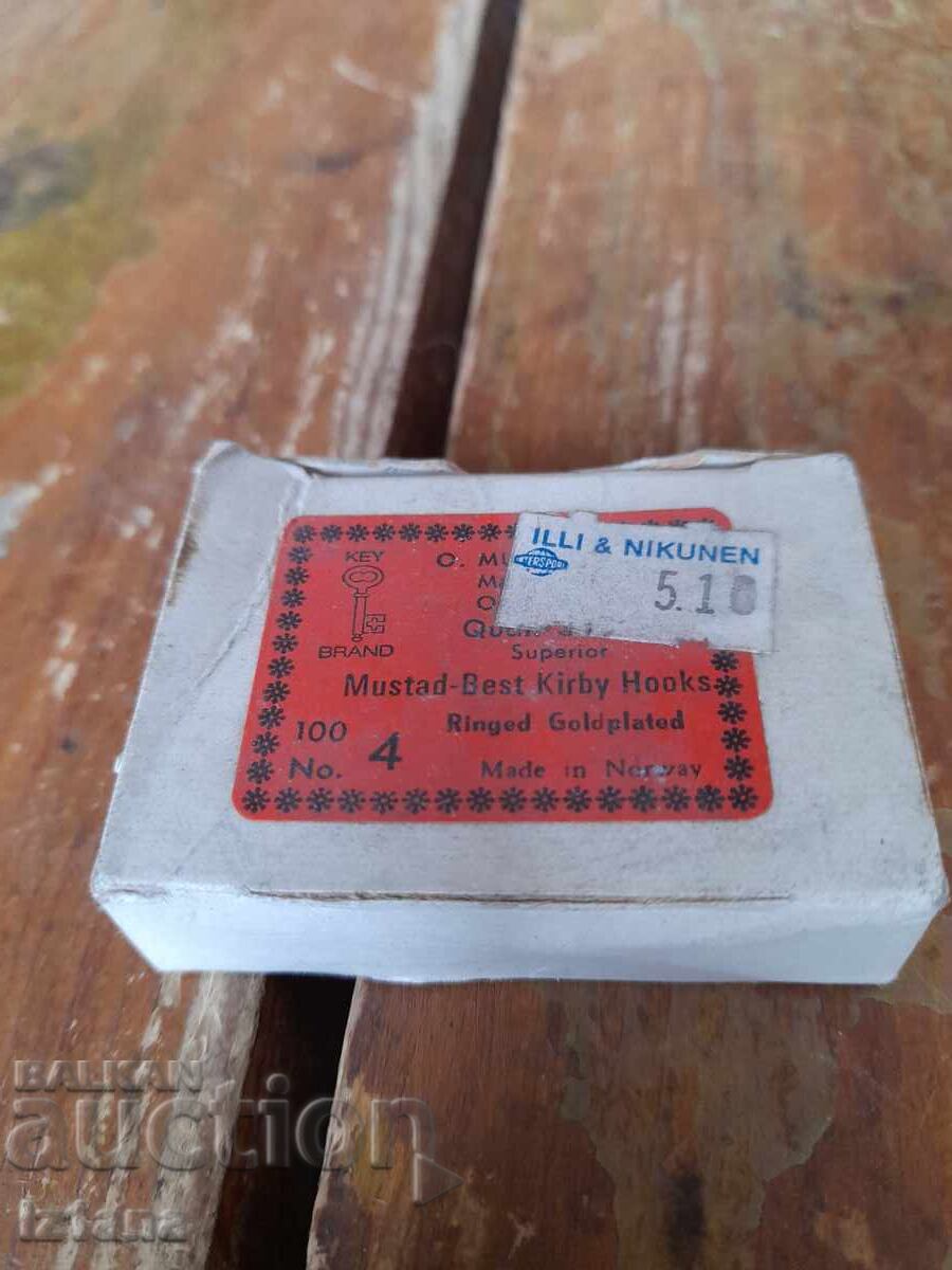 Old Mustad fishing hooks No. 3 with price € 30.00 | 58.67 BGN