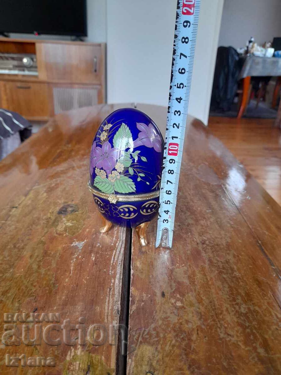 Παράδοση Παλιό κουτί κοσμημάτων, αυγό Φαμπερζέ