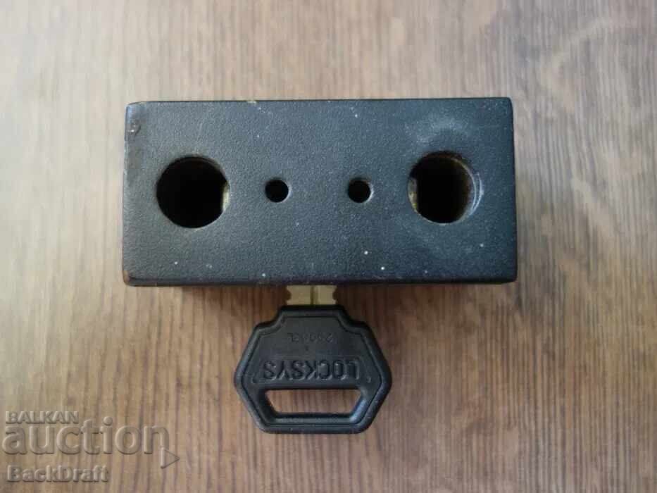 Lacăt masiv secret din oțel CODKEY LOCKSYS cu cheie - 6 Lacăt masiv secret din oțel CODKEY LOCKSYS cu cheie - 6