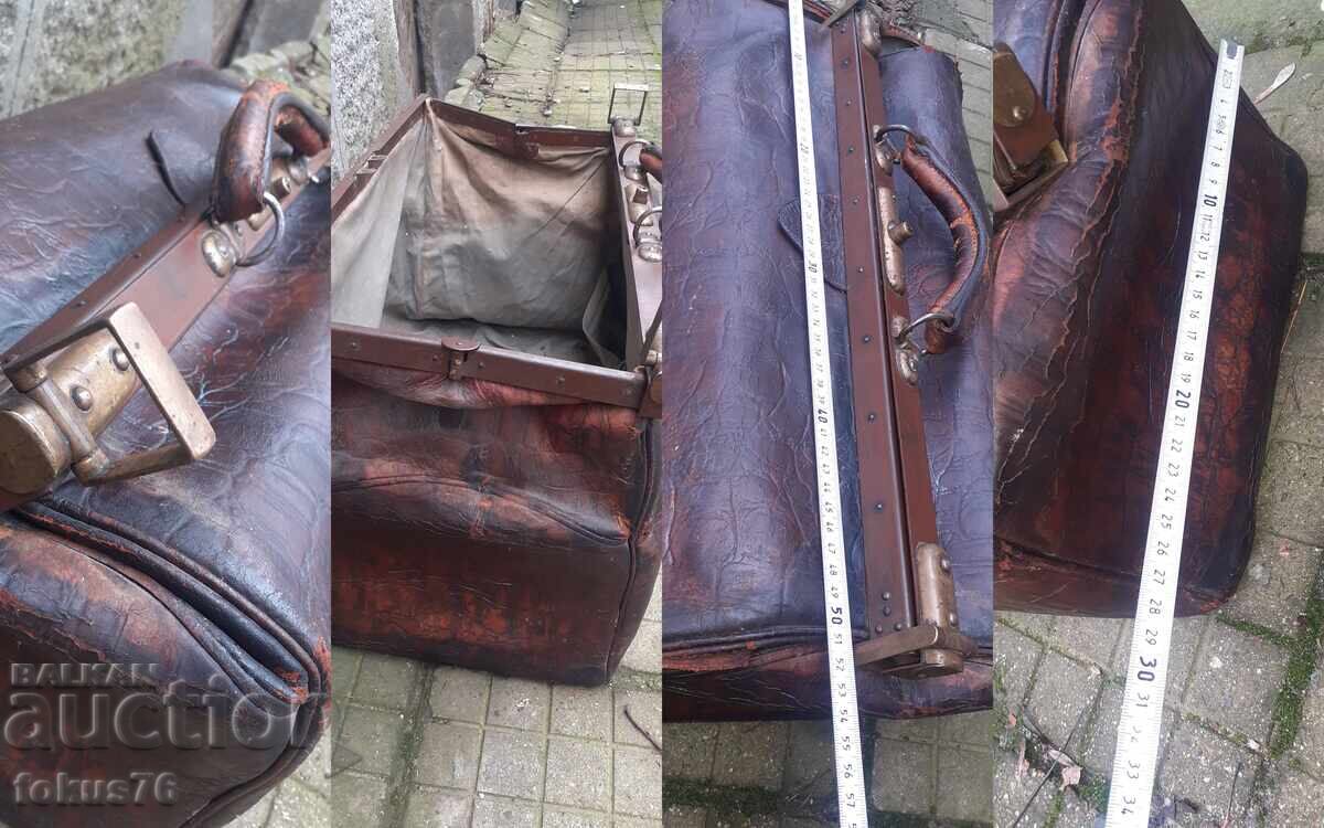 Old doctor's bag made of thick natural leather with bronze - 6