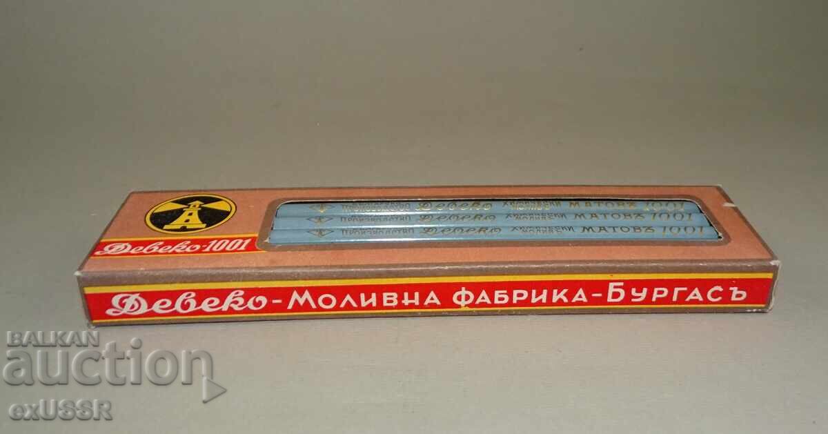 Licitație 30 de creioane vechi Deveko Burgas, cutie