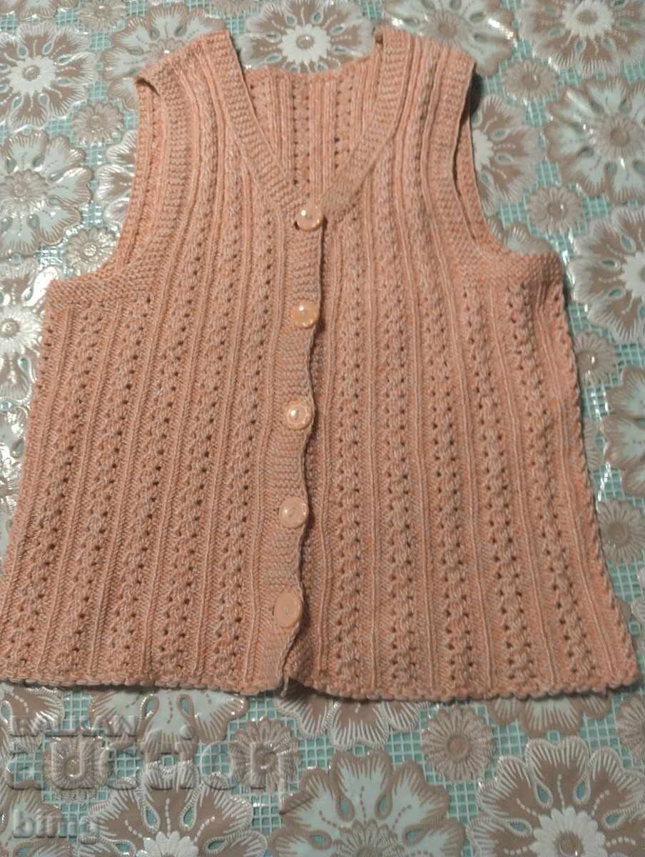 Vestă roz fără mâneci - lucrată manual Vestă roz fără mâneci - lucrată manual