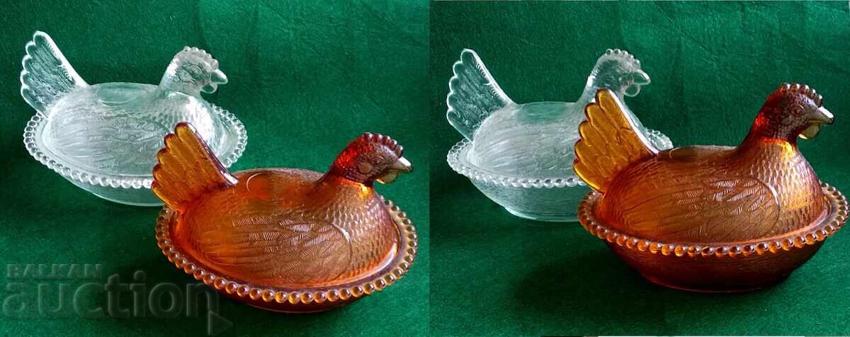 Licitație Găină de sticlă pe cuib