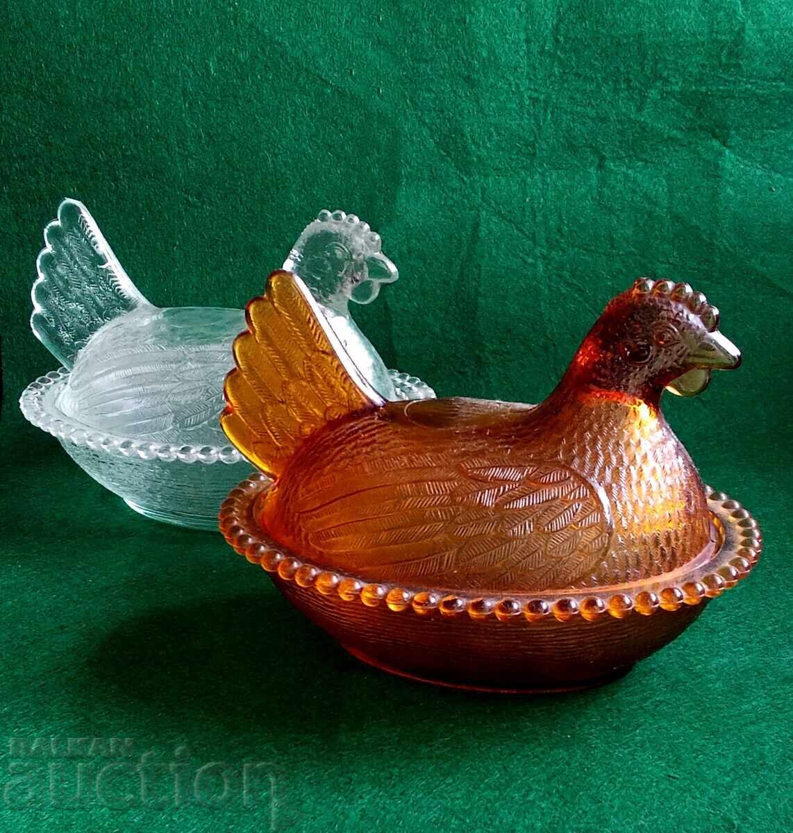 Livrarea Găină de sticlă pe cuib