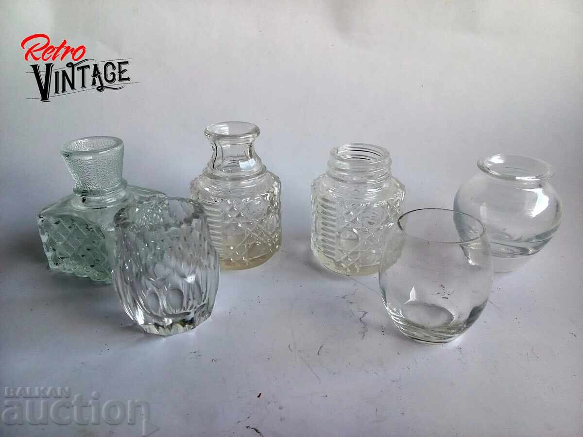 Vaze de sticlă retro sau călimări mici cu modele decorative Vaze de sticlă retro sau călimări mici cu modele decorative