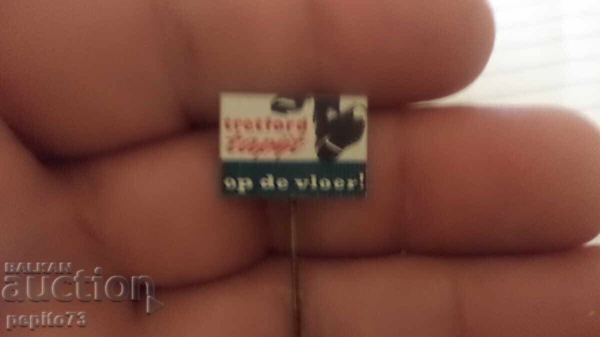 Znachka reklamna ,Tretford,marka kilimi cu preț € 1.00 | 1.96 BGN