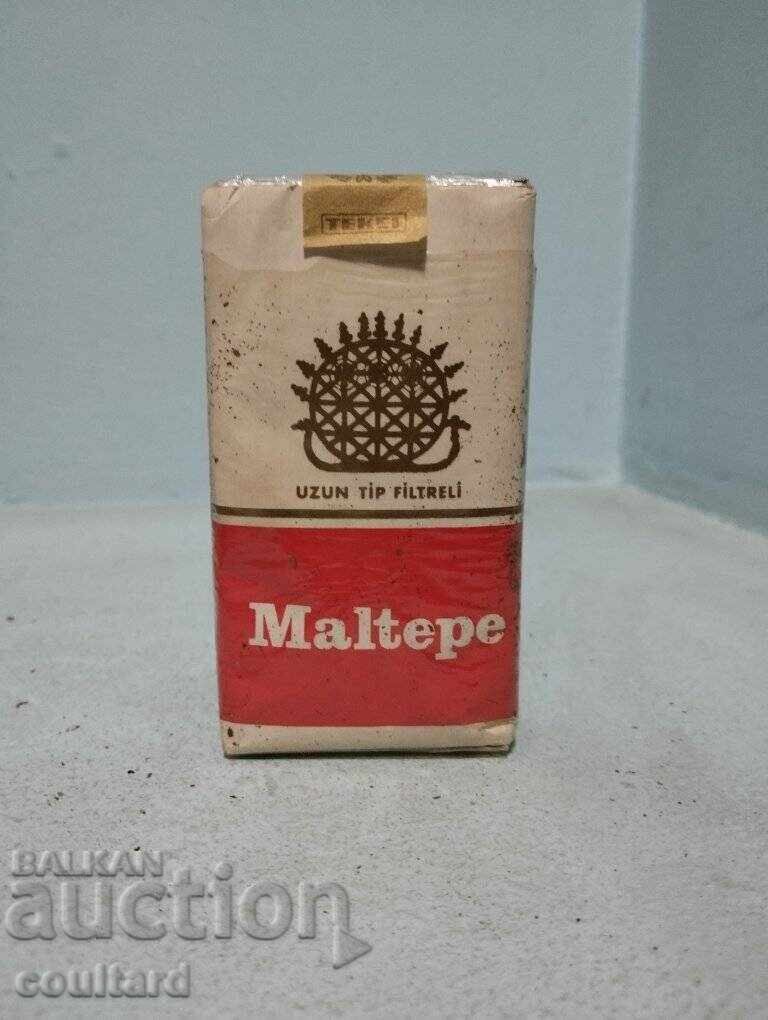 Pachet sigilat de țigări vechi Pachet sigilat de țigări vechi