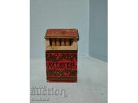 Pachet deschis de țigări vechi