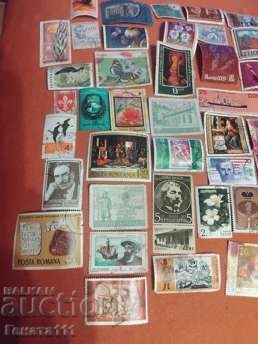 O mulțime de timbre poștale cu preț € 15.00 | 29.34 BGN