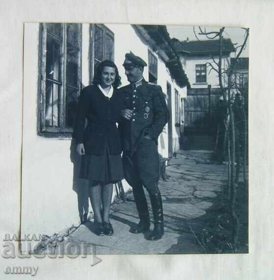 Reproducere fotografie - ofițer pilot cu uniformă și medalii Reproducere fotografie - ofițer pilot cu uniformă și medalii