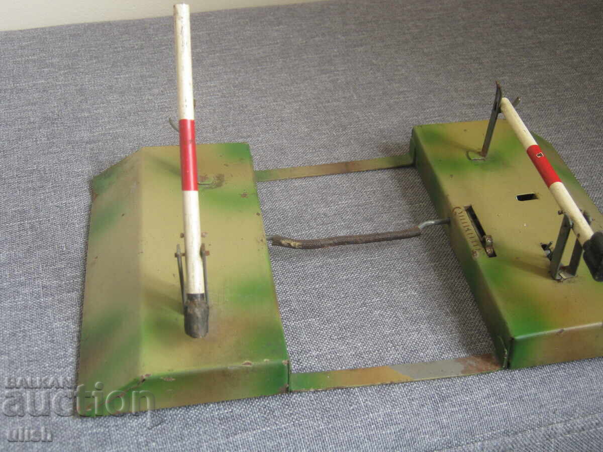 Παράδοση Μarklin 0 σιδηροδρομική διάβαση με μπάρα μηχανική