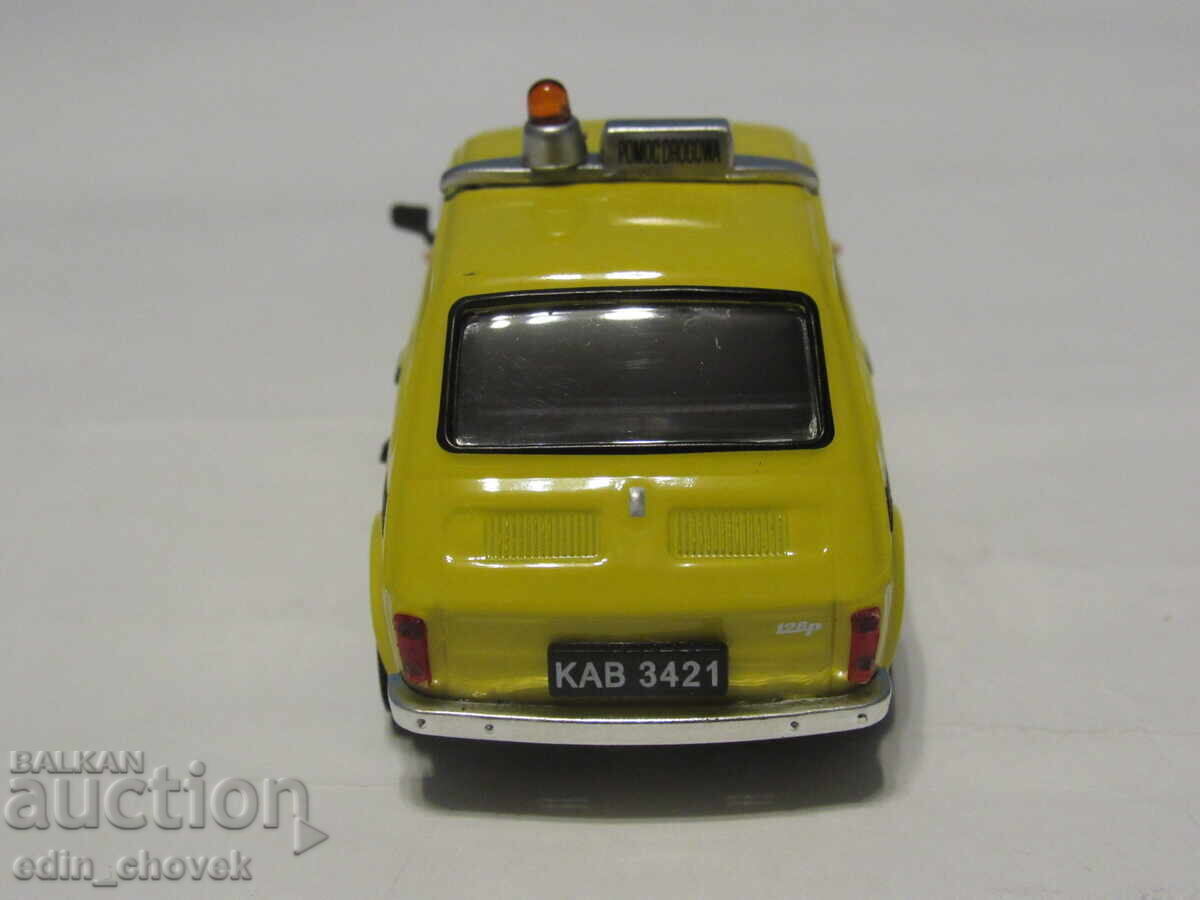 Аукцион 1/43 DéAgostini Полша соц Fiat 126P пътна помощ. Нов
