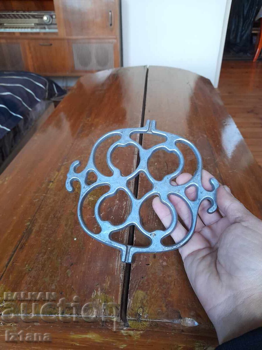 Auction  Old rack for warm objects