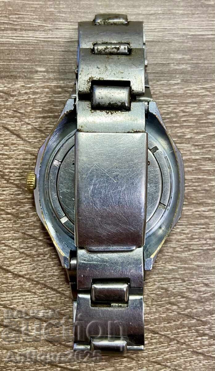 Ceas vintage "Komandirskie" Cistopol, URSS, mecanic cu preț € 60.00 | 117.35 BGN