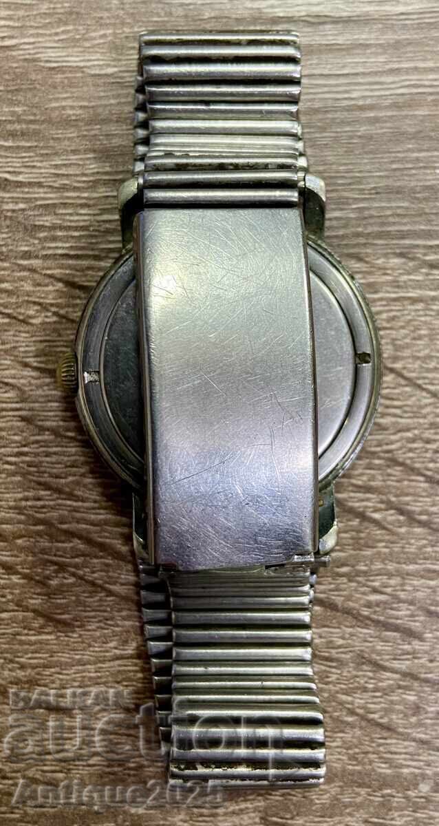 Auction Vostok Komandirskie Watch USSR - mechanical, with date Auction Vostok Komandirskie Watch USSR - mechanical, with date