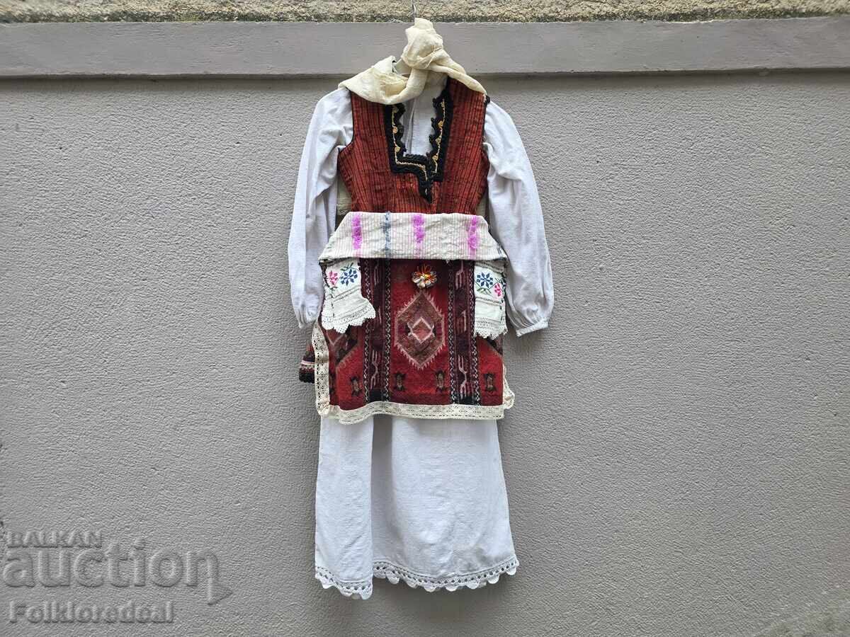 Αυθεντική φορεσιά για κορίτσι (8-10 ετών) από Σκόπσκα Μπλάτια Αυθεντική φορεσιά για κορίτσι (8-10 ετών) από Σκόπσκα Μπλάτια