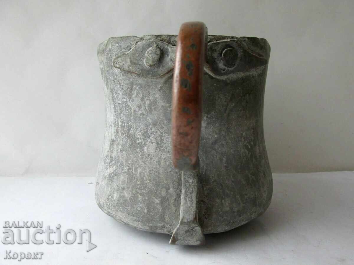 Auction  RARE! Antique primitive hand-forged copper teapot 17th/18th century