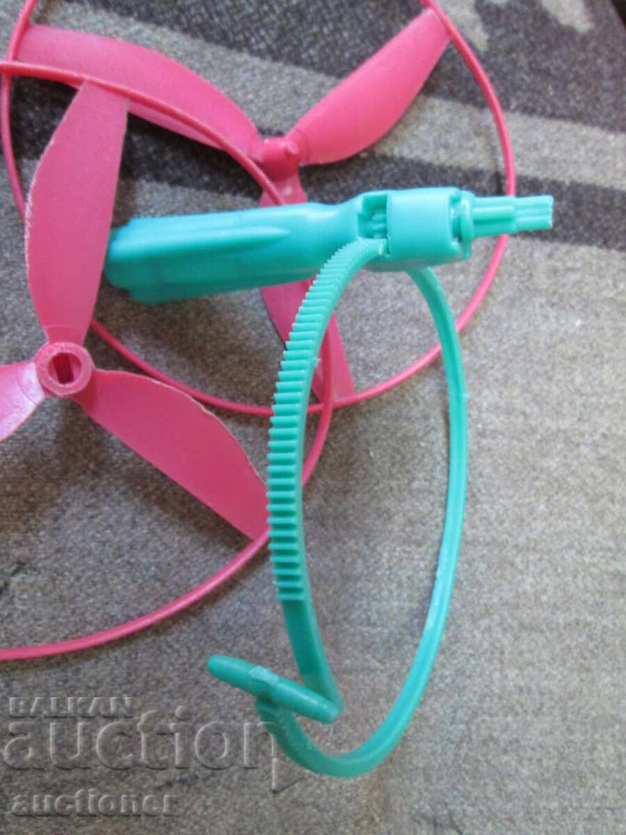 JUCĂRIE RETRO CU ÎNCĂRCARE MANUALĂ - ANII '80 - 5