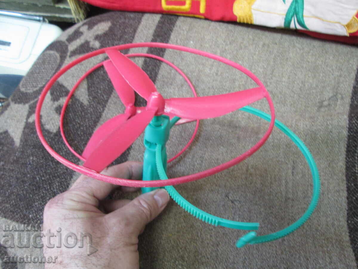 JUCĂRIE RETRO CU ÎNCĂRCARE MANUALĂ - ANII '80 - 6